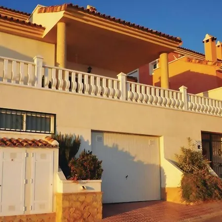別荘 Impressive 4 Bedroom With Pool ムチャメル